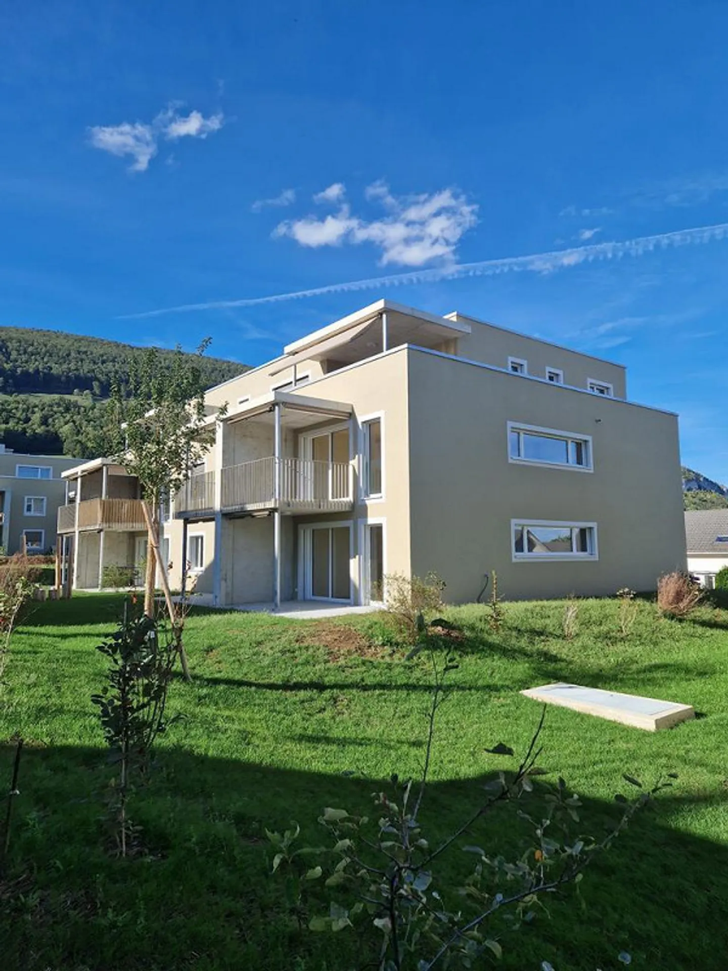 Appartement de 3,5 pièces à l'étage dans l'idyllique Adlerweg - Photo 1 sur 12