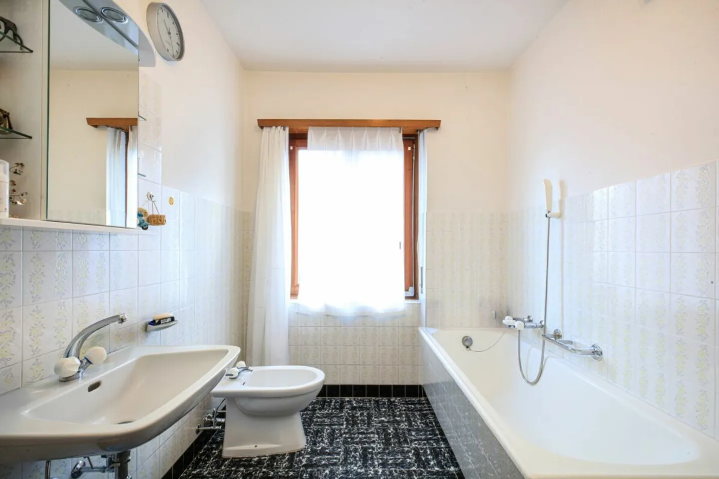 ROVEREDO - Maison à rénover avec terrain constructible - Photo 17 sur 17