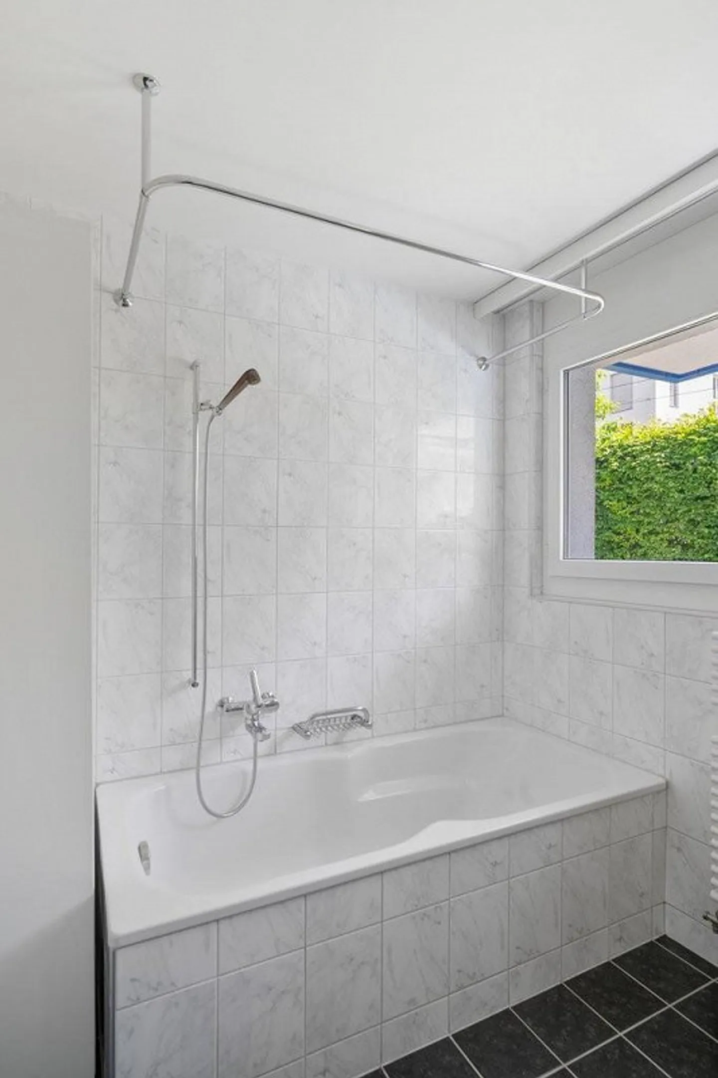 Vicino al centro città - Vivere comodamente in un edificio residenziale ben tenuto - Foto 3 di 8