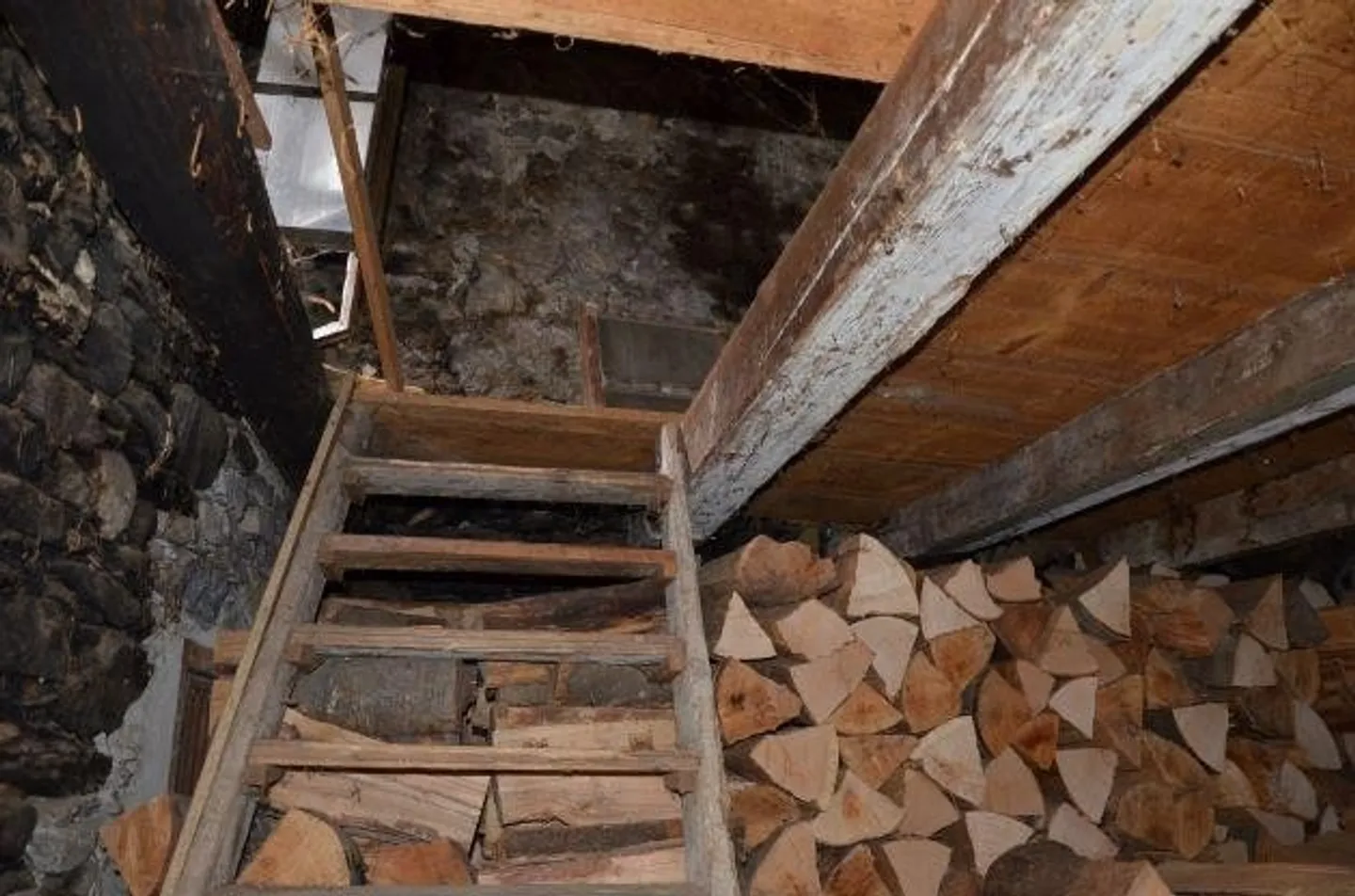 2 Rustic Houses to Renovate in the Village Center - Photo 18 of 21