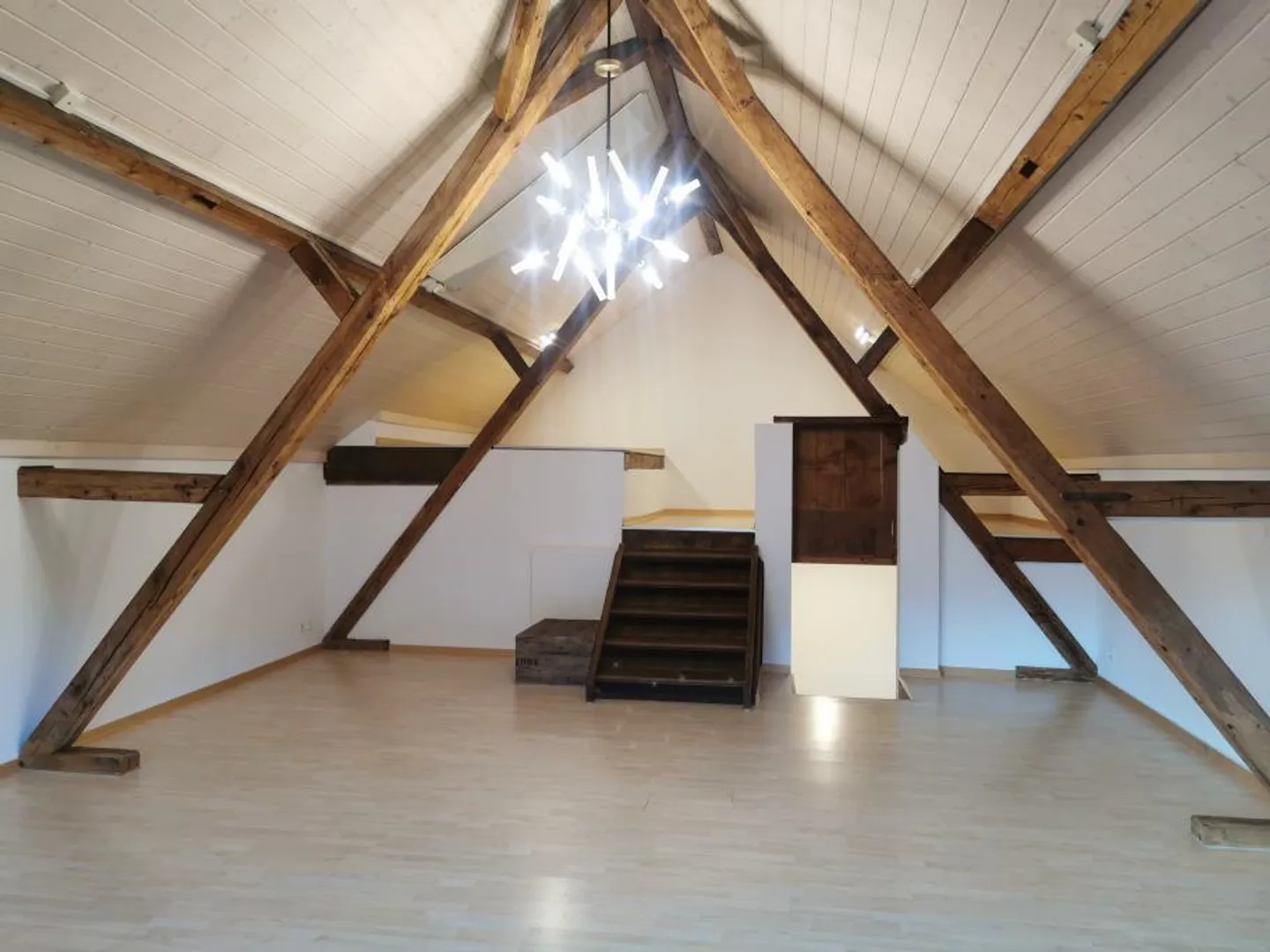 3.5-Room Apartment | 110m² | CHF 2040.– incl. utilities & parking from 01.06. - Photo 1 of 19