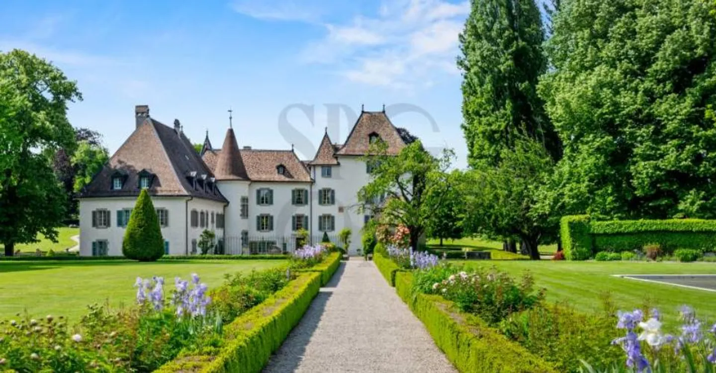 Exclusivity: Fully restored historic estate - Photo 1 of 11