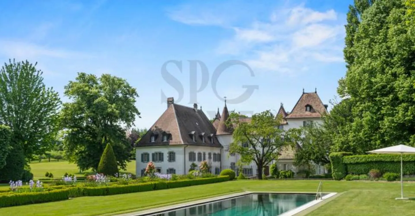 Exclusivity: Fully restored historic estate - Photo 2 of 11