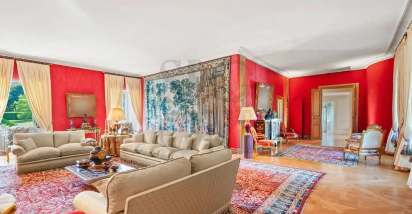 Exclusivity: Fully restored historic estate - Photo 7 of 11