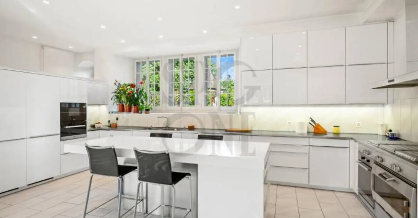 Exclusivity: Fully restored historic estate - Photo 8 of 11