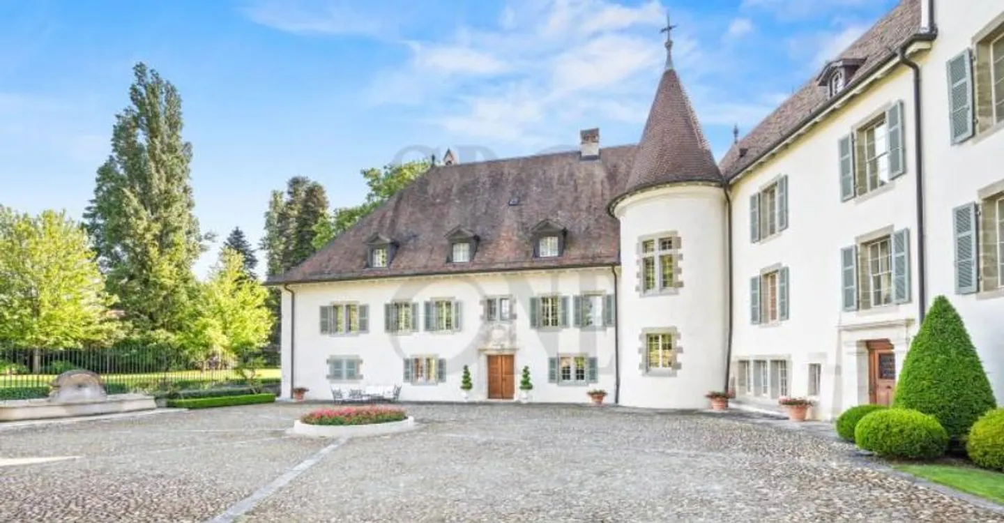 Exclusivity: Fully restored historic estate - Photo 5 of 11
