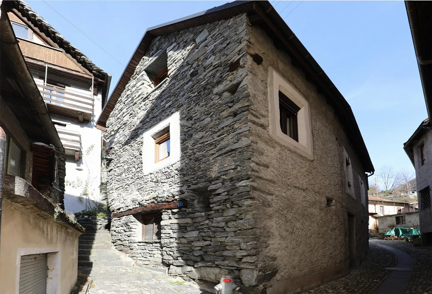 Rustico spazioso con dettagli originali e ristrutturato con gusto - Foto 3 di 16