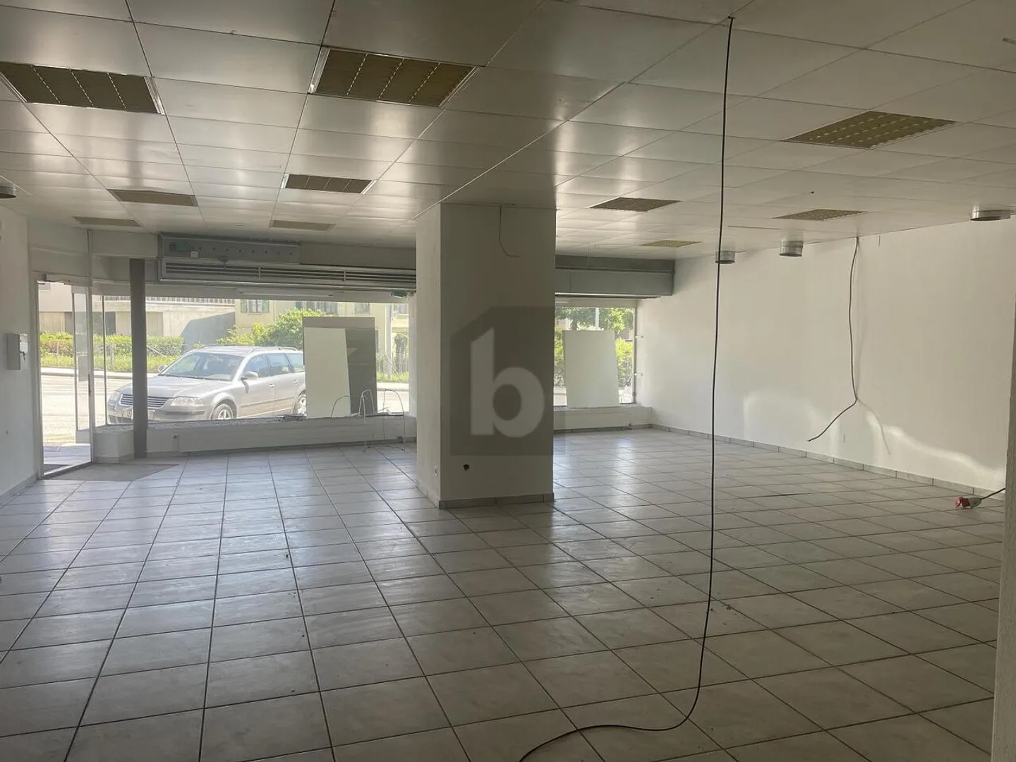 COMMERCIAL SPACE - FOR ALL BUSINESSES - Photo 2 of 6