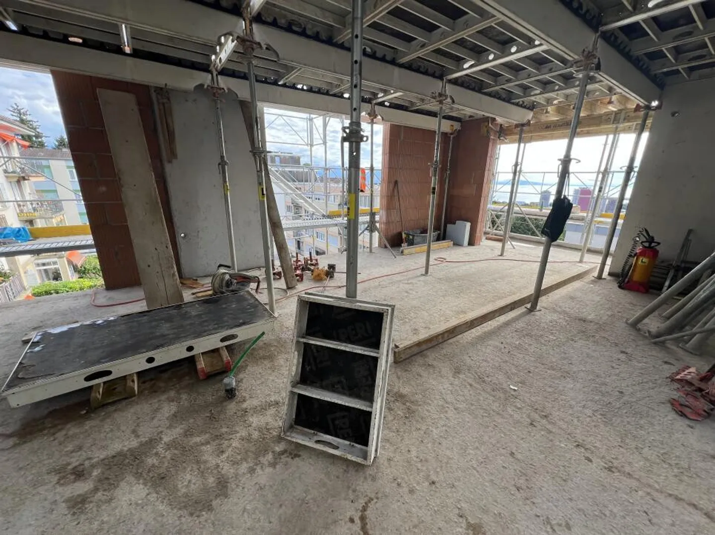 NEW LISTING! - Photo 4 of 8