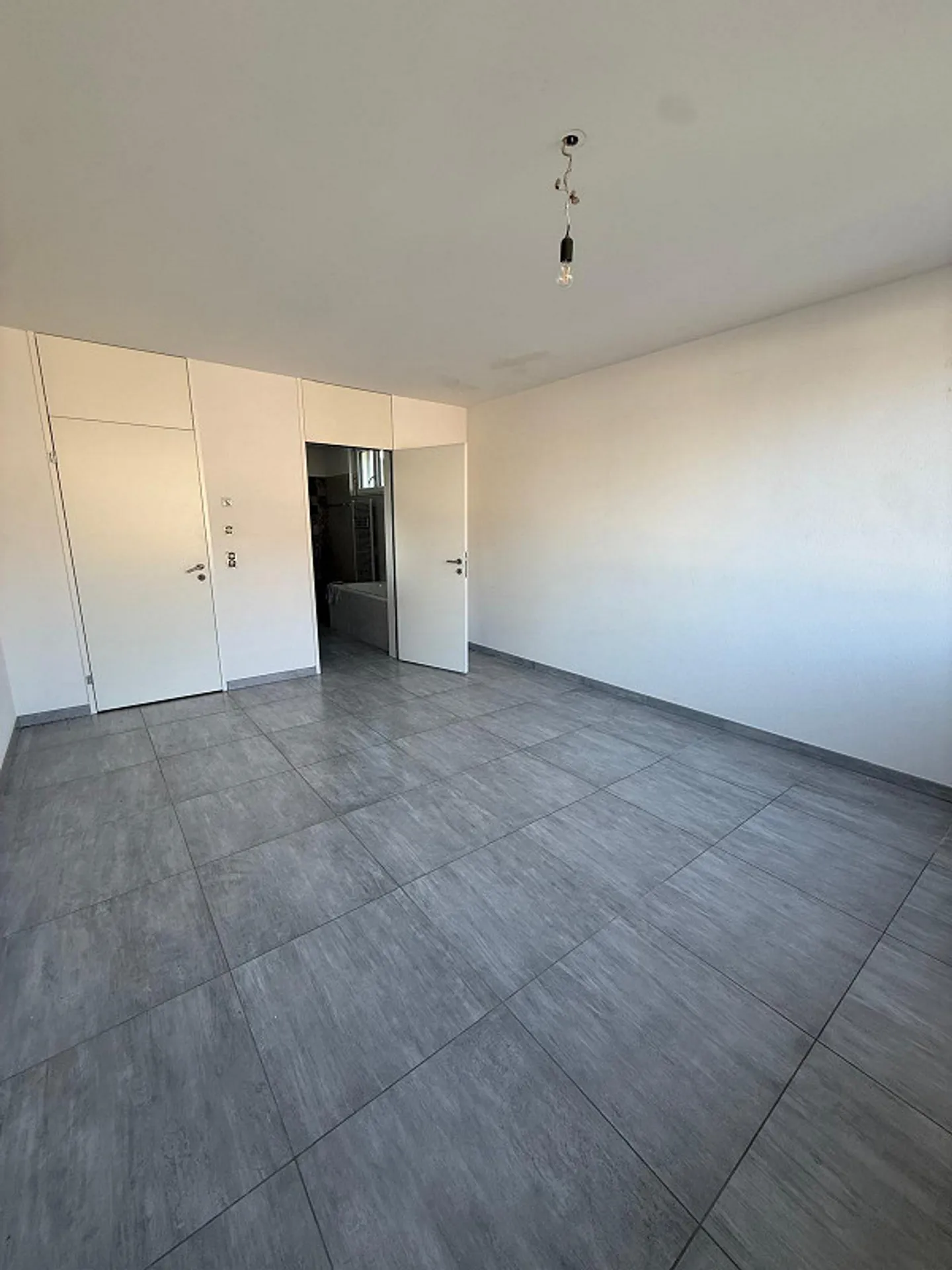 Appartement de 4,5 pièces à louer dans un standard propriétaire - Photo 3 sur 15
