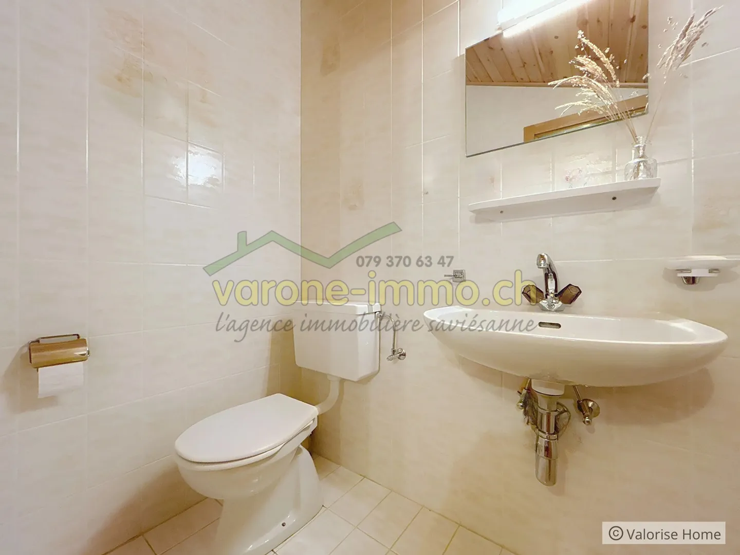 À Vendre - Charmant Chalet de 6 Pièces avec Piscine à Savièse - Photo 6 sur 17