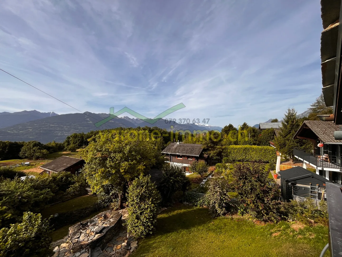 À Vendre - Charmant Chalet de 6 Pièces avec Piscine à Savièse - Photo 15 sur 17