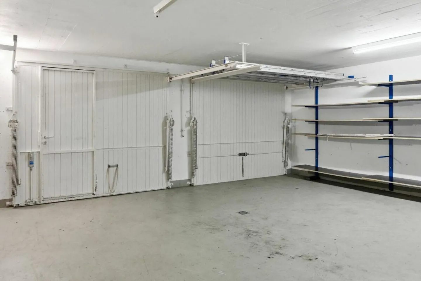 Spacious Single-Family Home with Large Garden - Photo 19 of 24