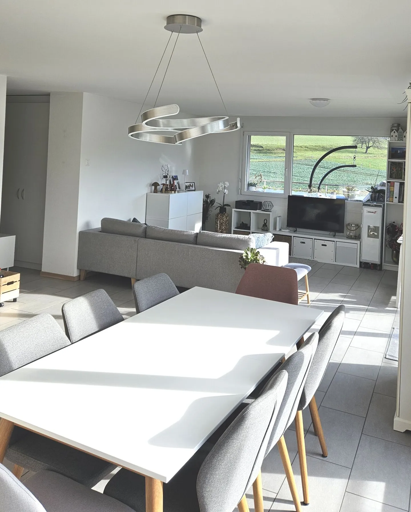 Wunderschöne 4,5-Zimmer-Wohnung von 101 m2 mit Balkon-Terrasse - Foto 2 von 7