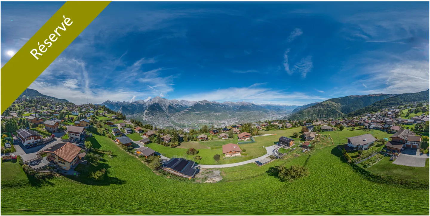 Building plot of 600m2 with building permit close to the center - Photo 1 of 7