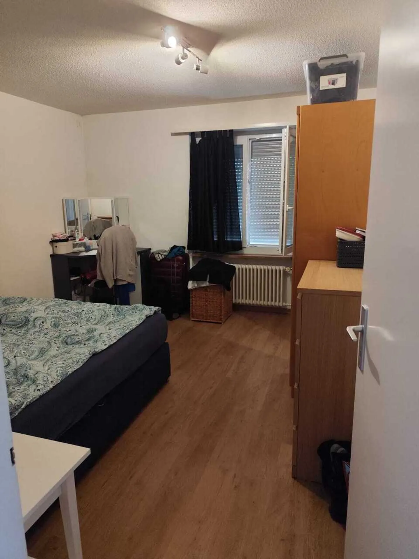 Sonnige 4-Zimmerwohnung mit Garten, renoviert - Foto 4 von 12