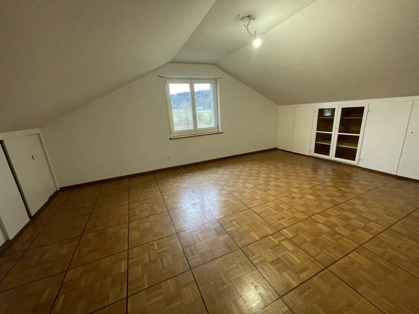 Appartamento 4.5 stanze in elegante casa unifamiliare a Winterthur-Wülflingen - Foto 12 di 14