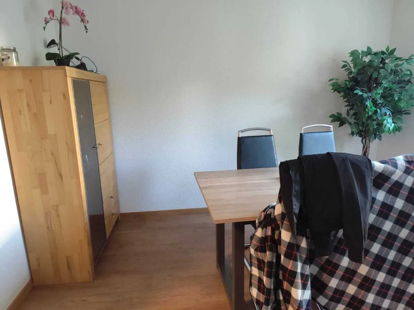 Sonnige 4-Zimmerwohnung mit Garten, renoviert - Foto 8 von 12