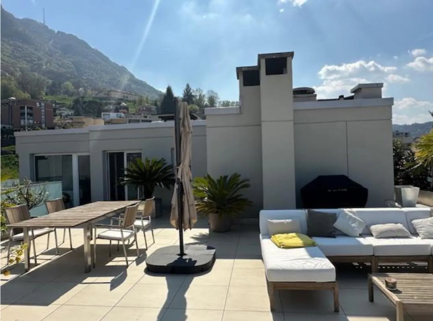 Attico con Vista Lago - Foto 1 di 1