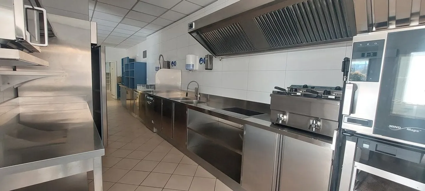 FOR RENT - COMMERCIAL SPACE FOR CATERING / SHOP - Photo 1 of 6