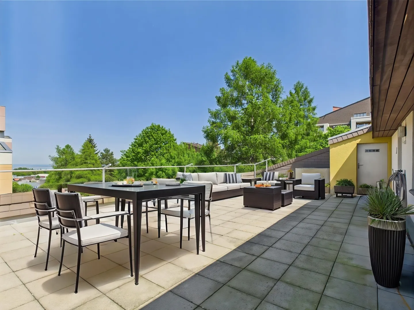 Grosszügige 6.5-Zimmer-Attikawohnung mit Panorama-Terrasse in St. Gallen - Foto 6 von 12