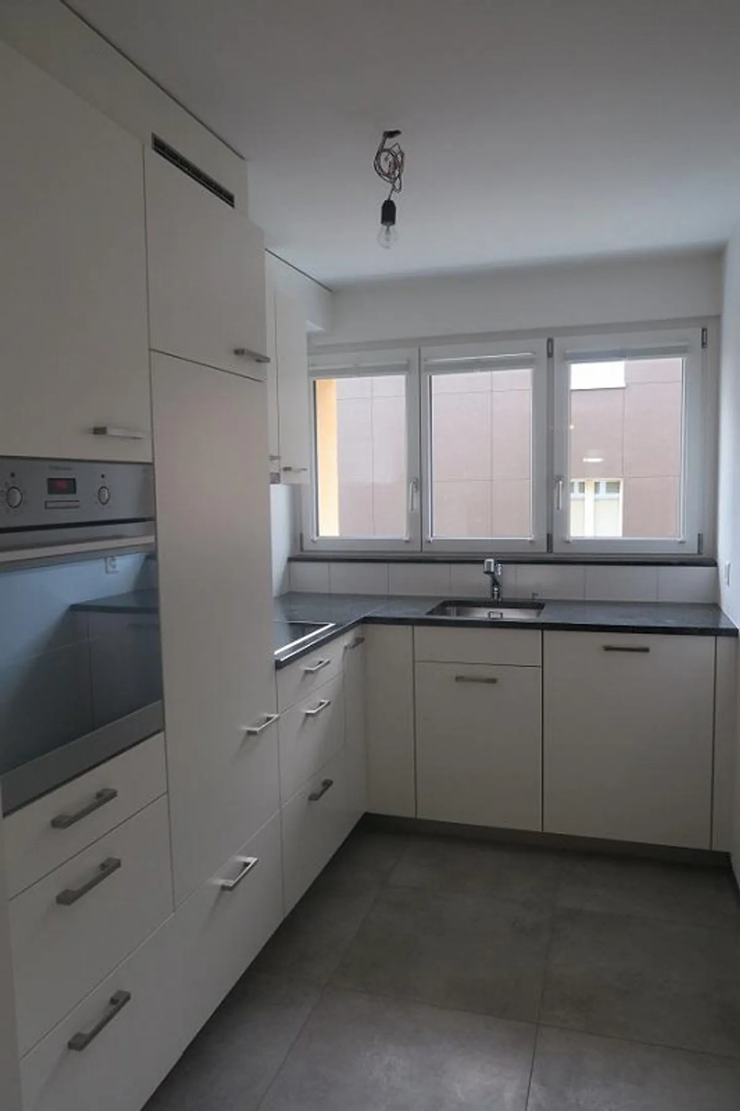 Appartement 3 pièces avec vue sur les Alpes - Photo 2 sur 9