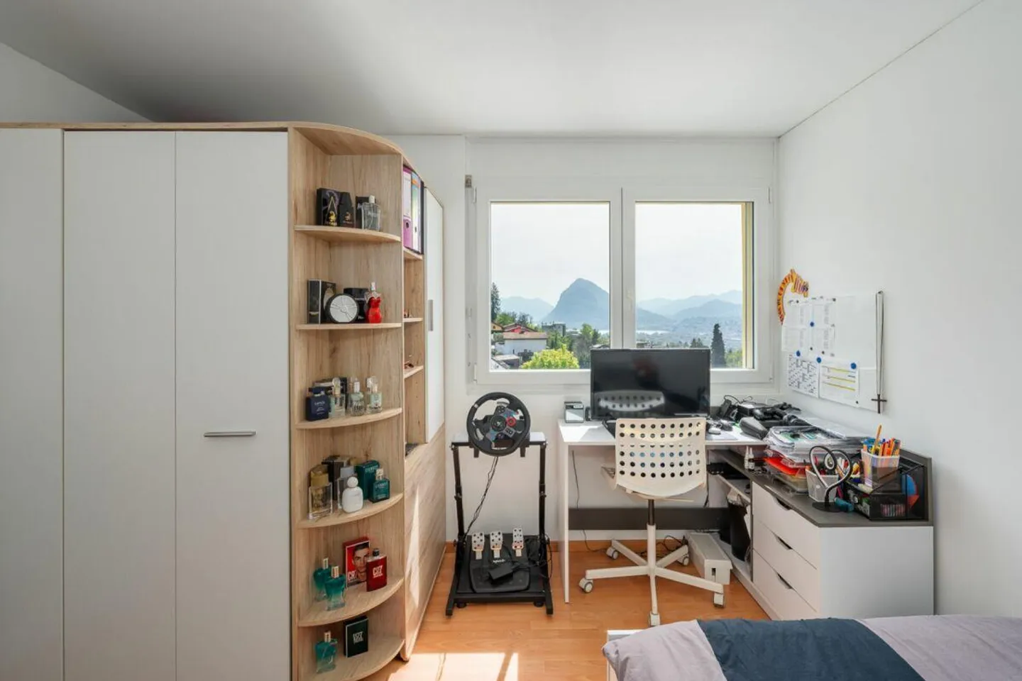 DAVESCO · MAISON MODERNE AVEC JARDIN ET VUES OUVERTES SUR LE LAC DE LUGANO - Photo 10 sur 16