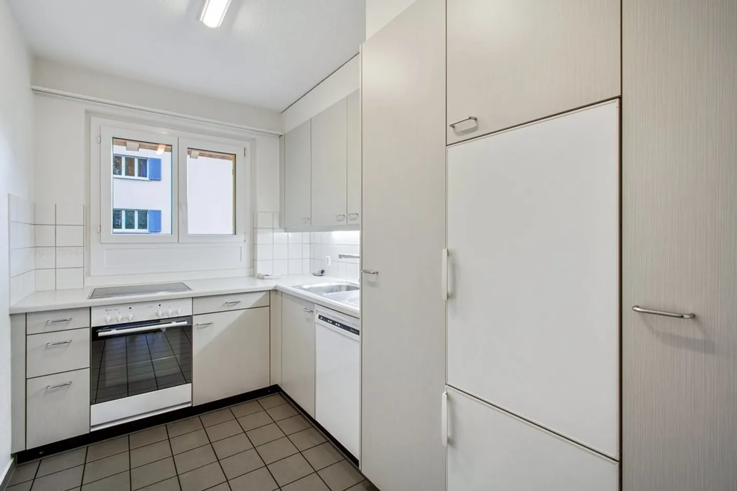 Apartment for rent - Photo 2 of 7