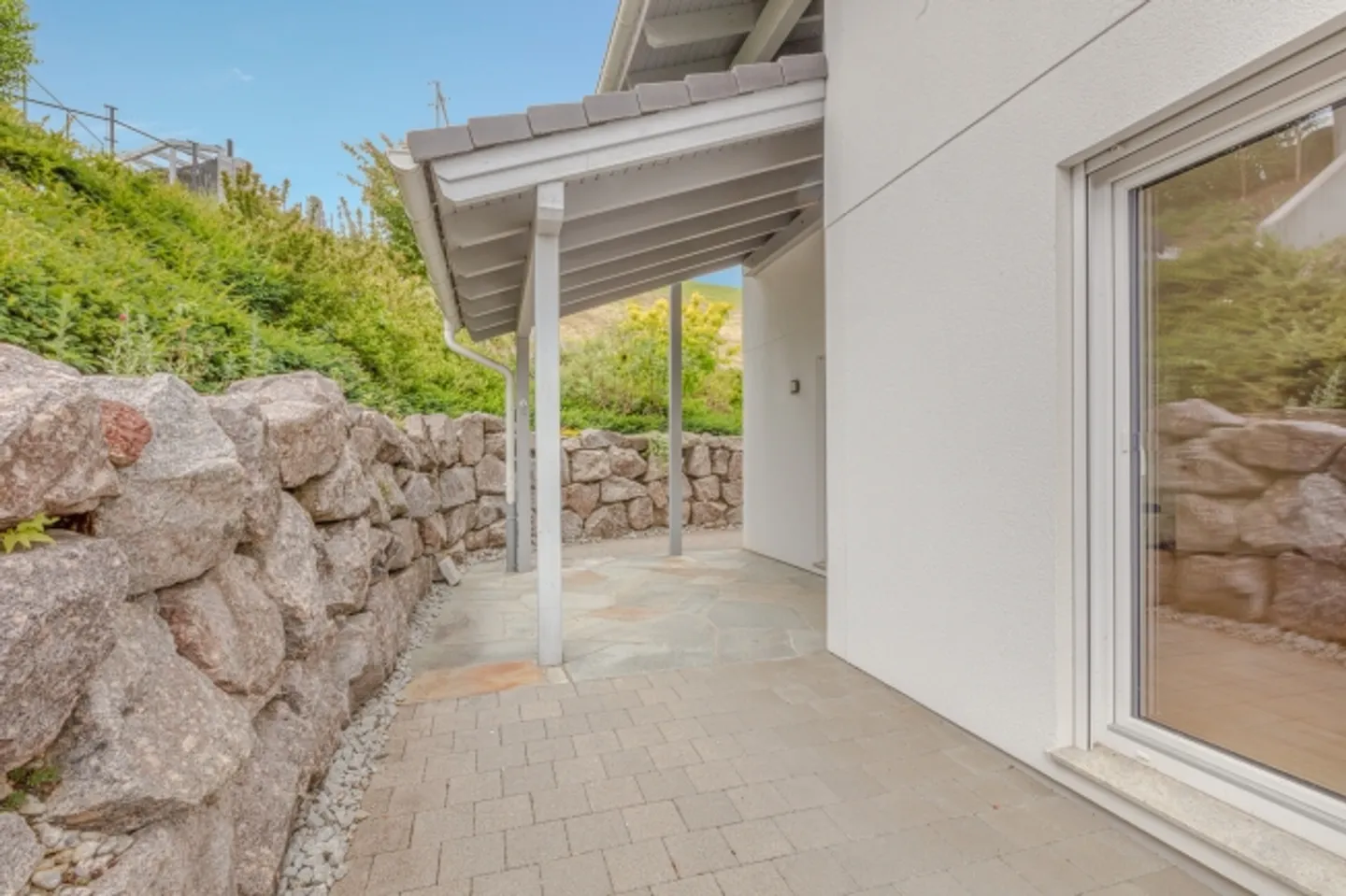 Modernes Einfamilienhaus an sonniger, ruhiger Lage mit Weitblick - Foto 3 von 15