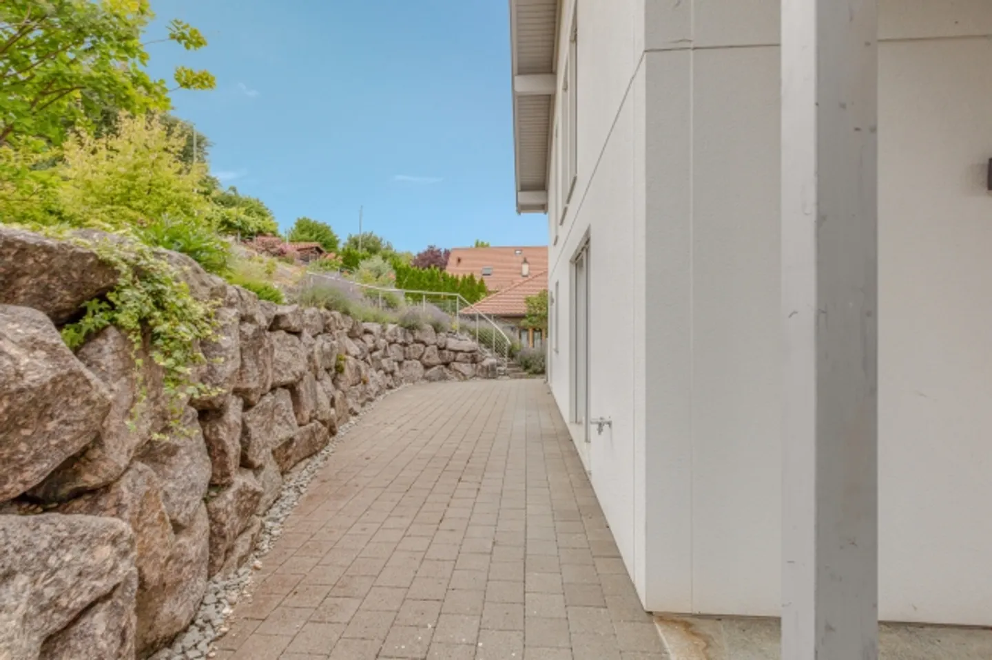 Modernes Einfamilienhaus an sonniger, ruhiger Lage mit Weitblick - Foto 4 von 15