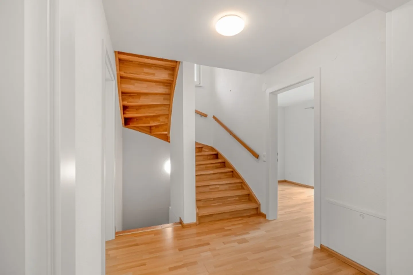 Modernes Einfamilienhaus an sonniger, ruhiger Lage mit Weitblick - Foto 7 von 15
