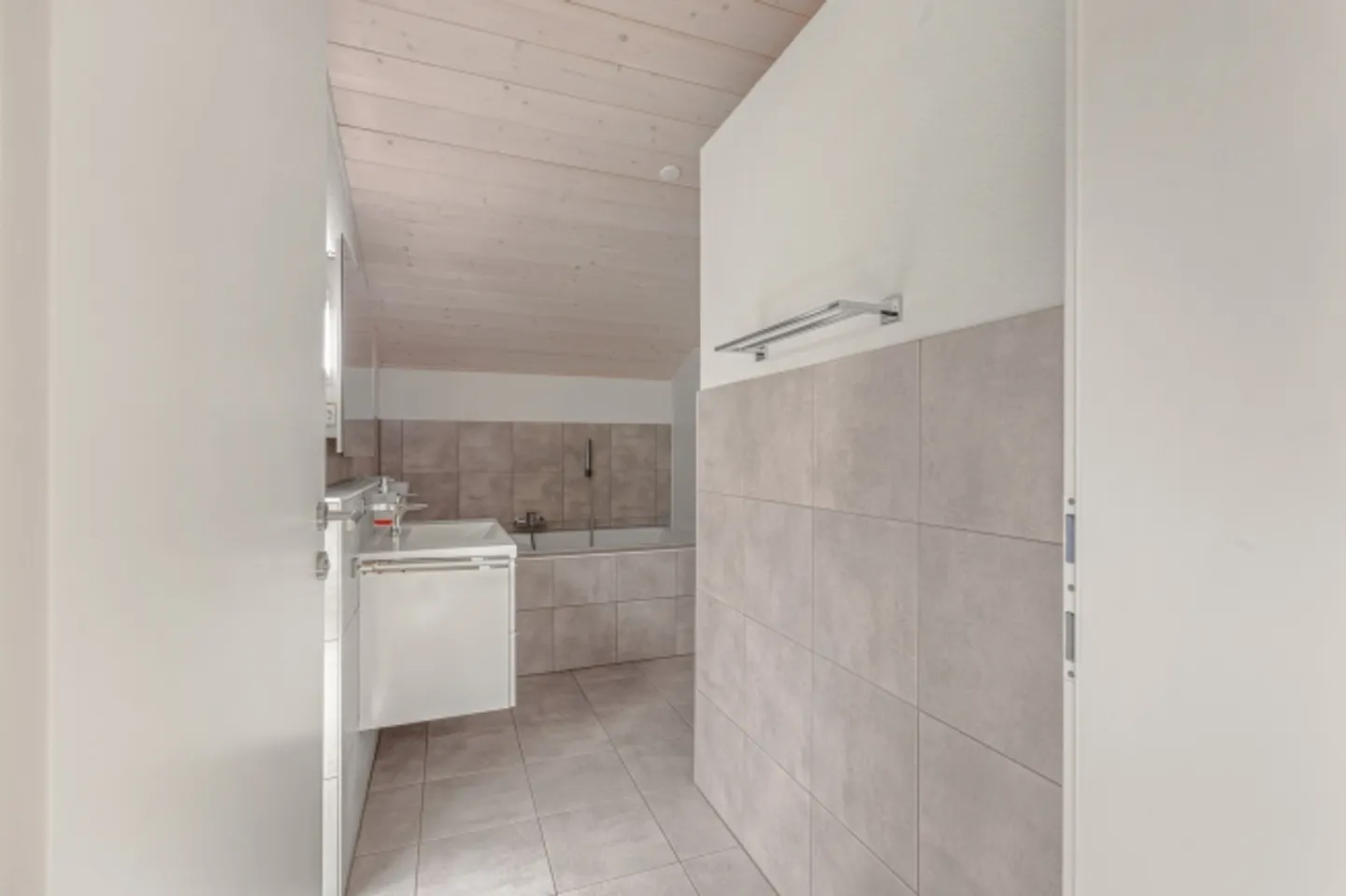 Modernes Einfamilienhaus an sonniger, ruhiger Lage mit Weitblick - Foto 12 von 15