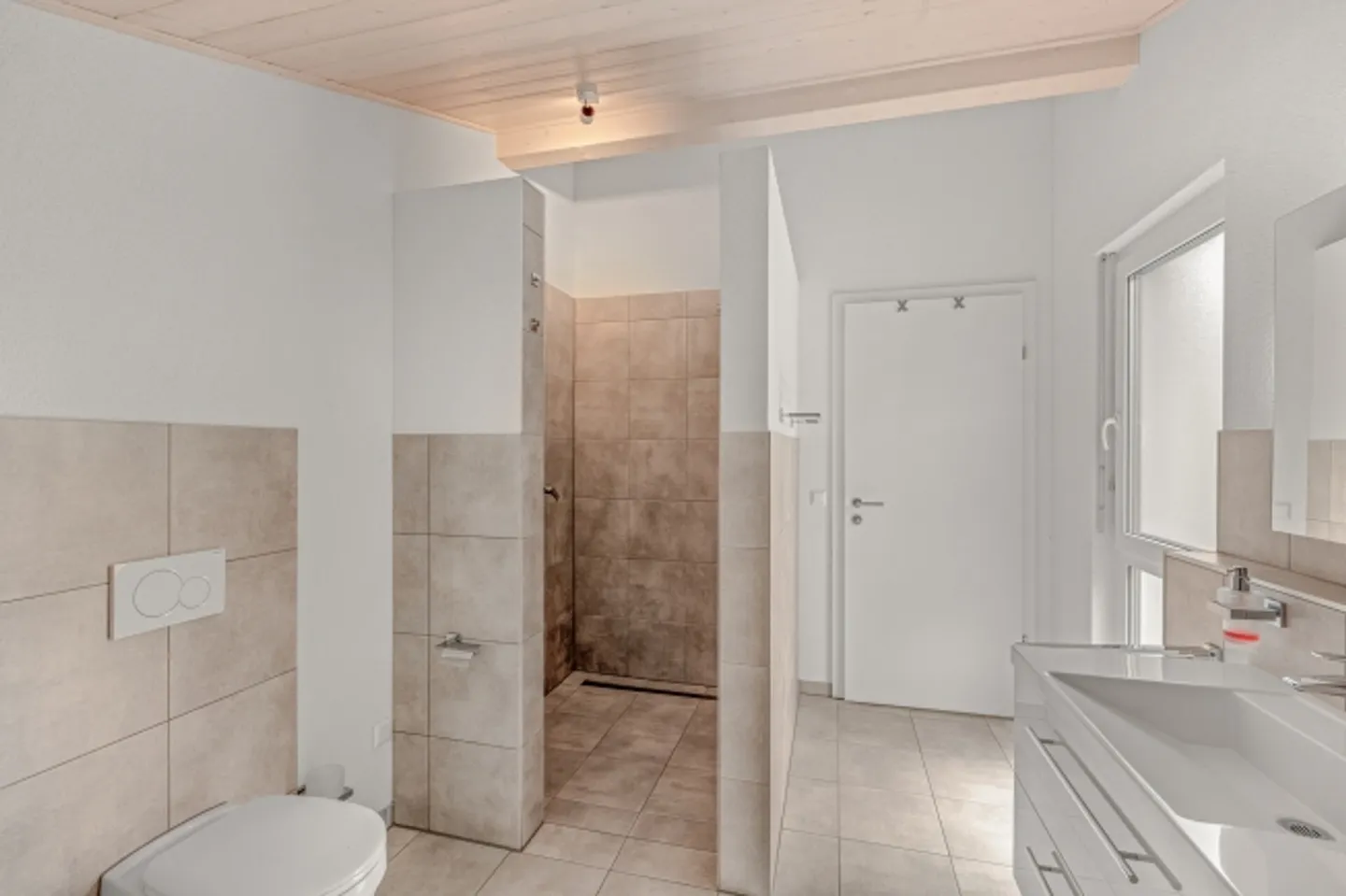 Modernes Einfamilienhaus an sonniger, ruhiger Lage mit Weitblick - Foto 13 von 15