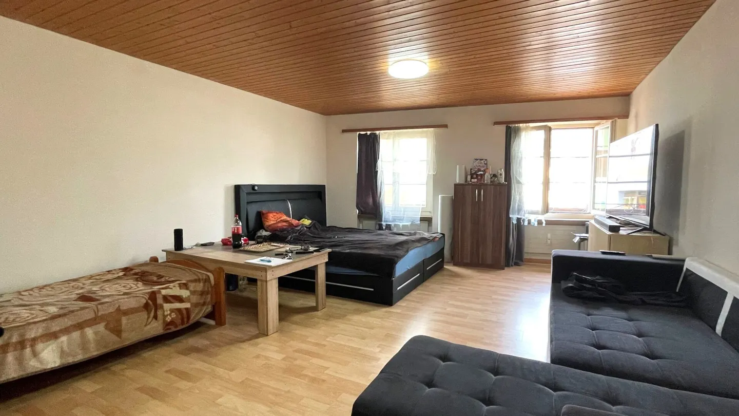 3-family house and outbuilding with development potential (fully rented) in Buckten/BL - Photo 6 of 11