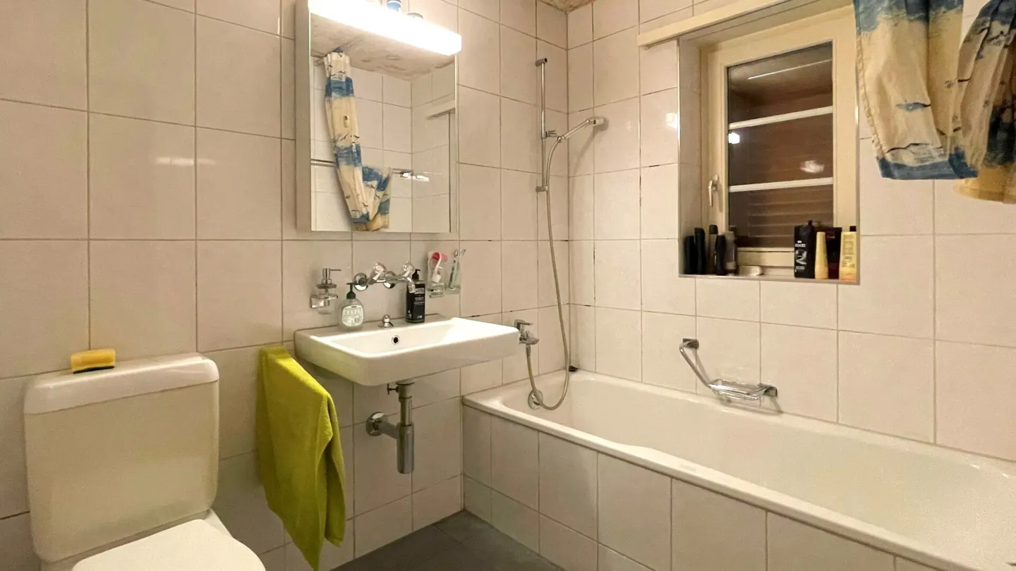 3-family house and outbuilding with development potential (fully rented) in Buckten/BL - Photo 7 of 11