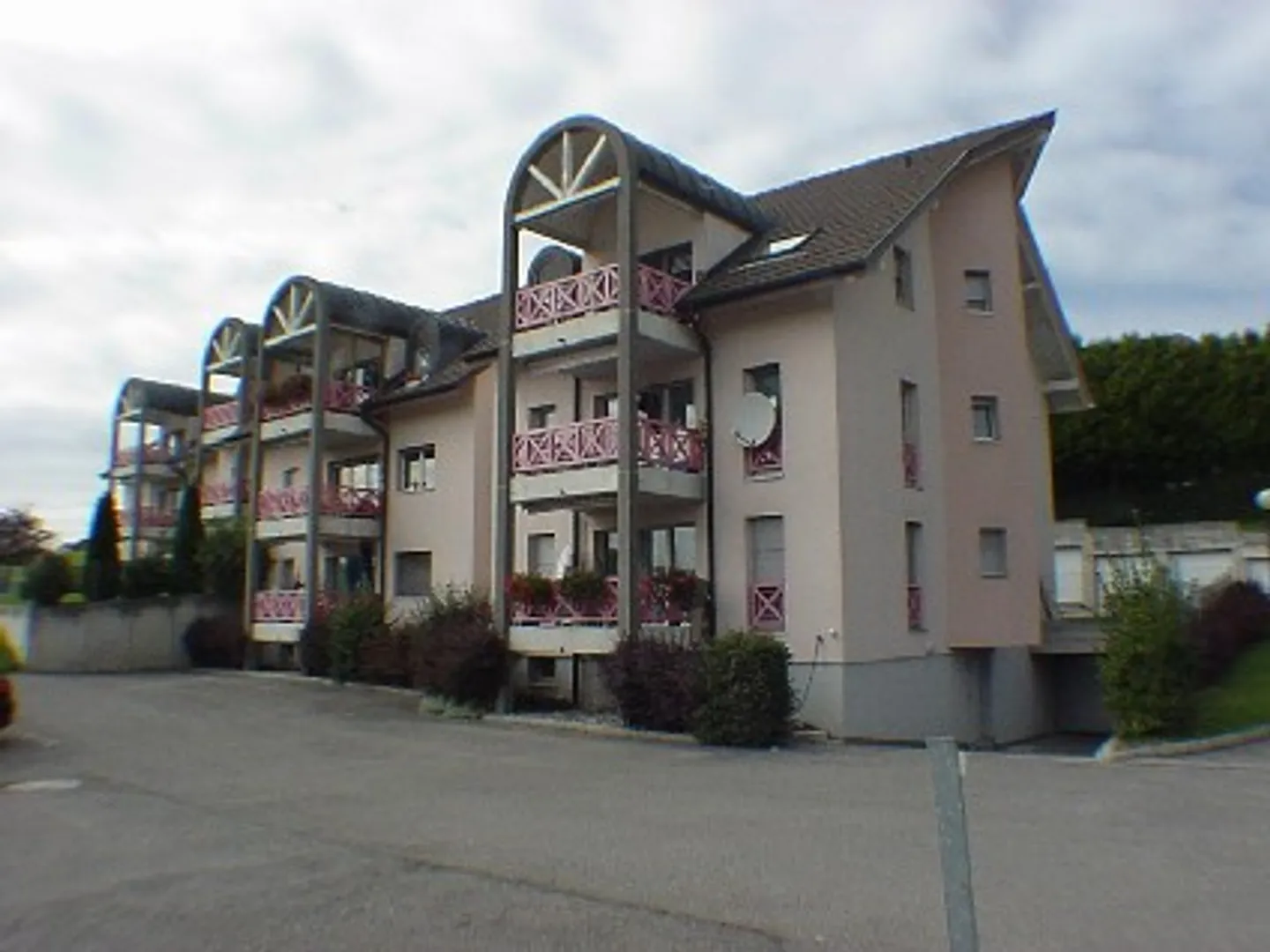 Spazioso appartamento di 2,5 locali con balcone - Foto 2 di 3