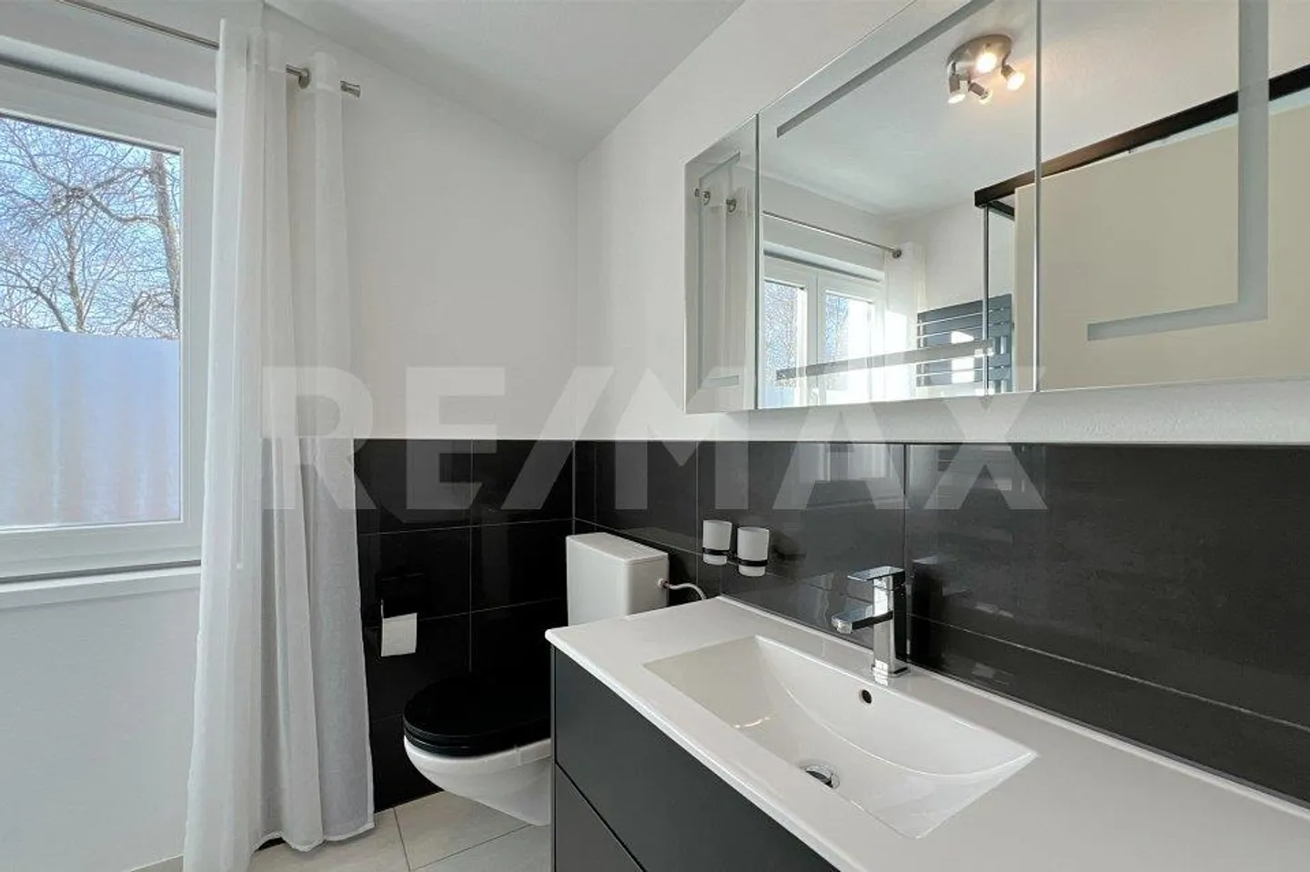 Charmantes Familienhaus am Bach - Foto 9 von 13