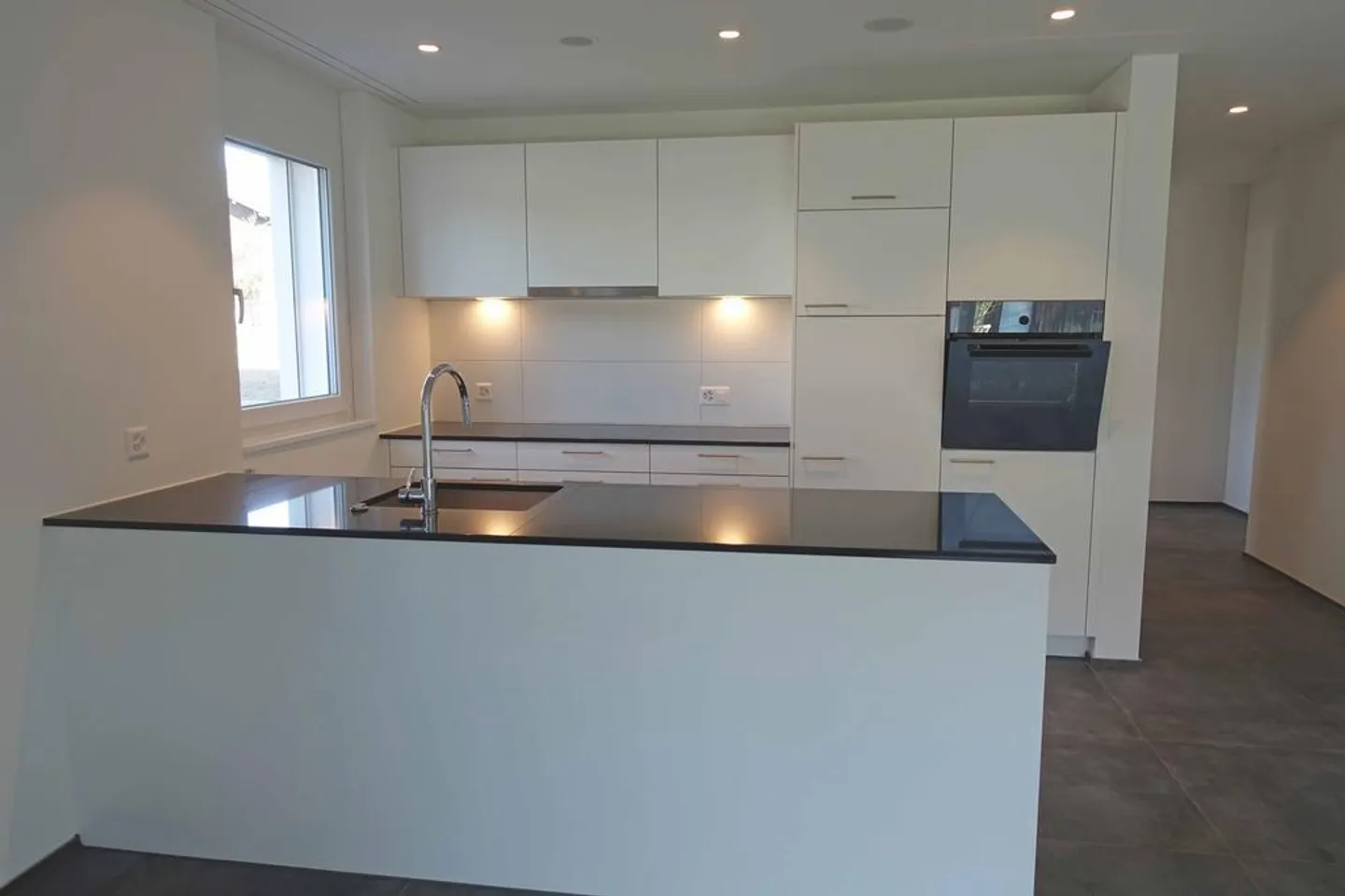 Moderne 3.5-Zimmerwohnung - Foto 2 von 8