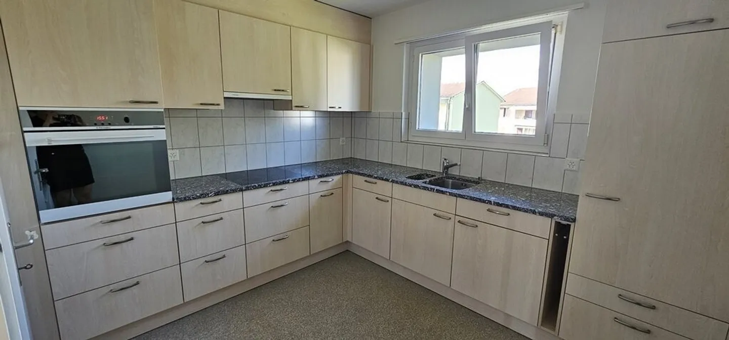 Modern Cooperative Apartment - Photo 3 of 7