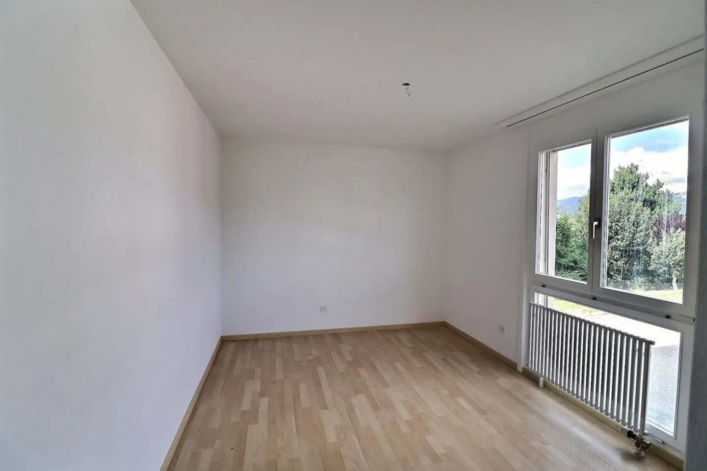 Renovated 4.5 room apartment at CHF 2,280.-/month including charges - Photo 7 of 9