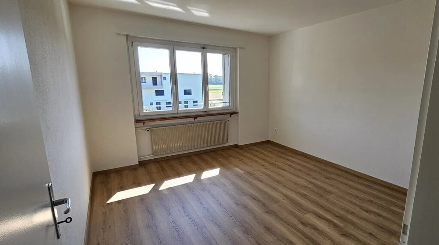 Modern Cooperative Apartment - Photo 7 of 7