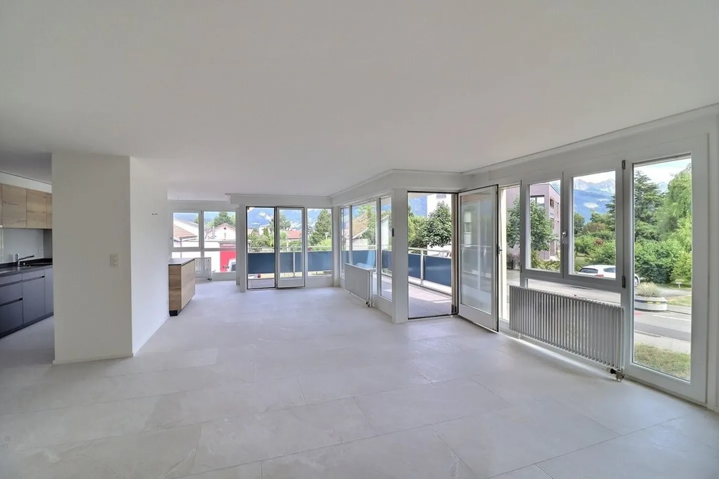 Renovated 4.5 room apartment at CHF 2,280.-/month including charges - Photo 8 of 9