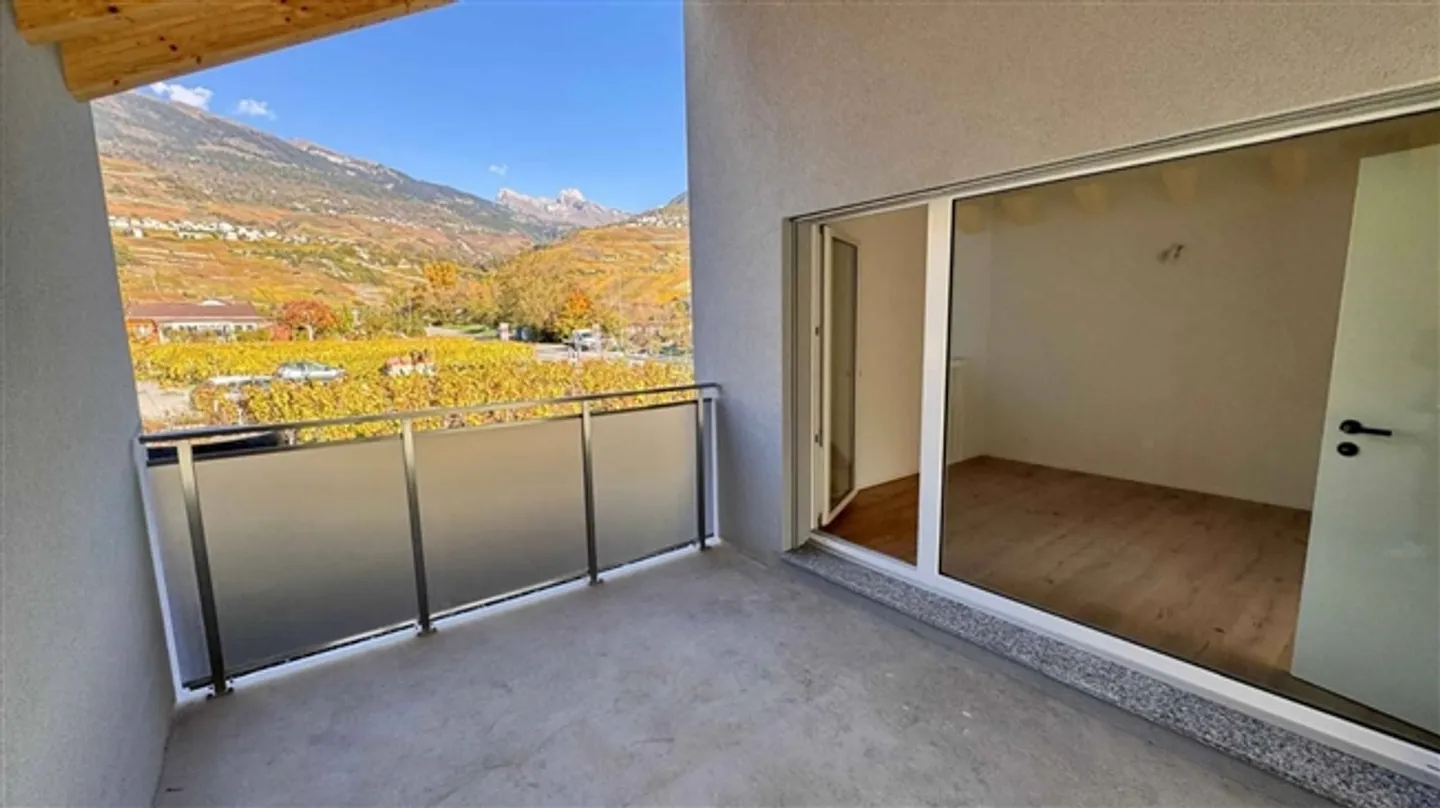 New 4.5 Room Apartment + Office - Photo 6 of 13