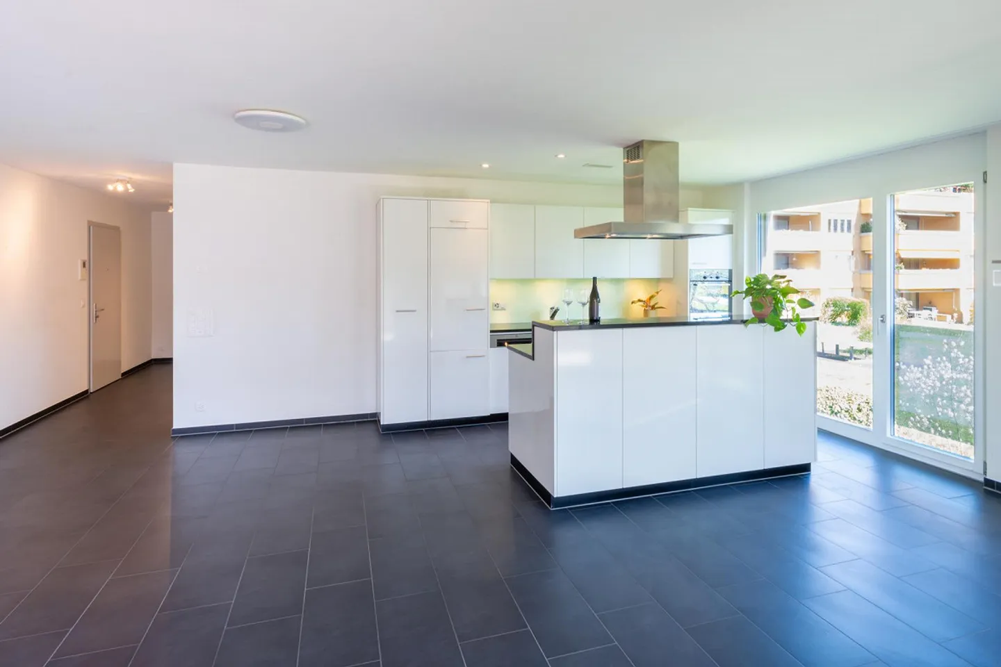 Bright modern apartment in a quiet central location - Photo 10 of 17