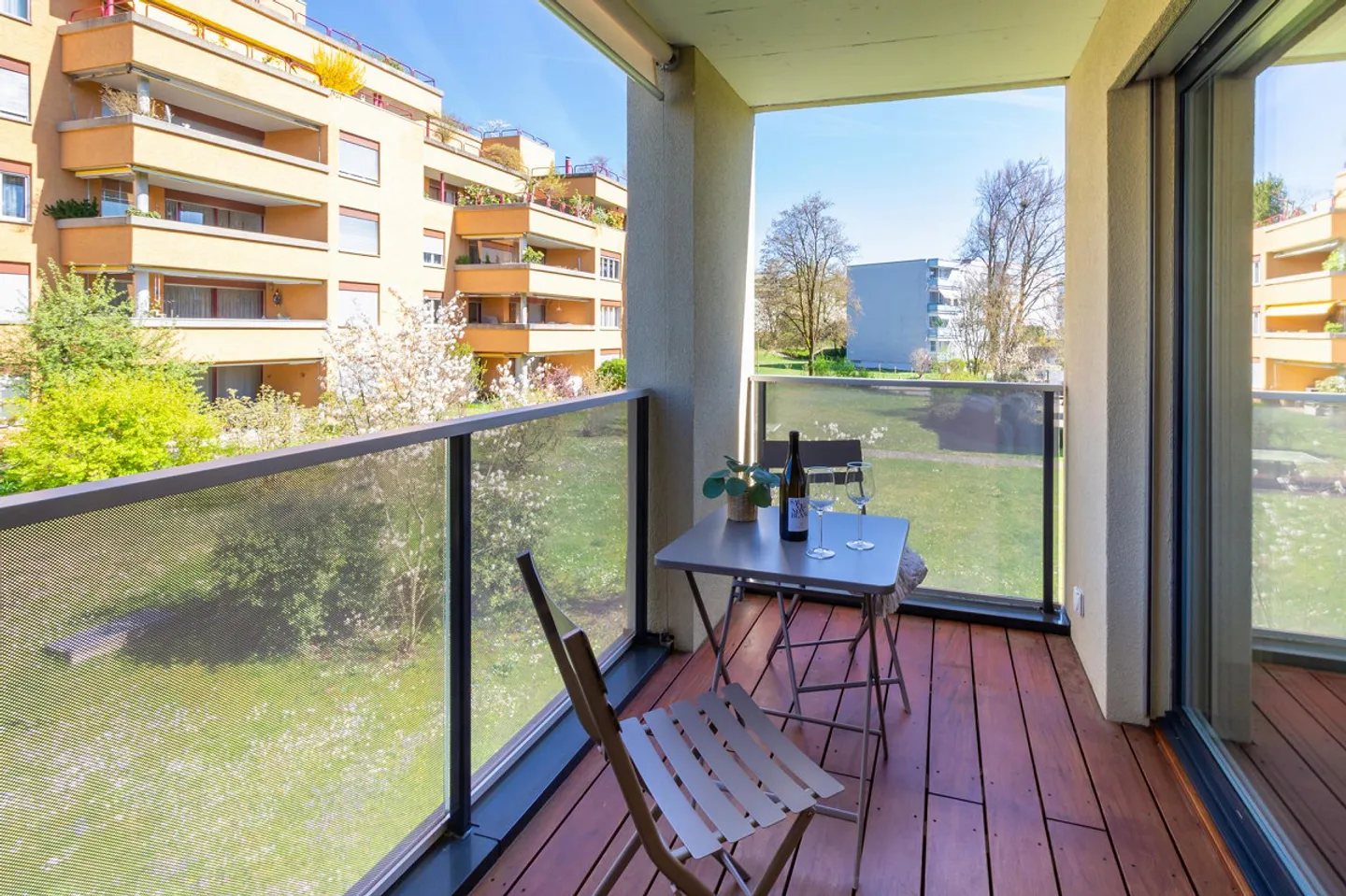 Bright modern apartment in a quiet central location - Photo 13 of 17