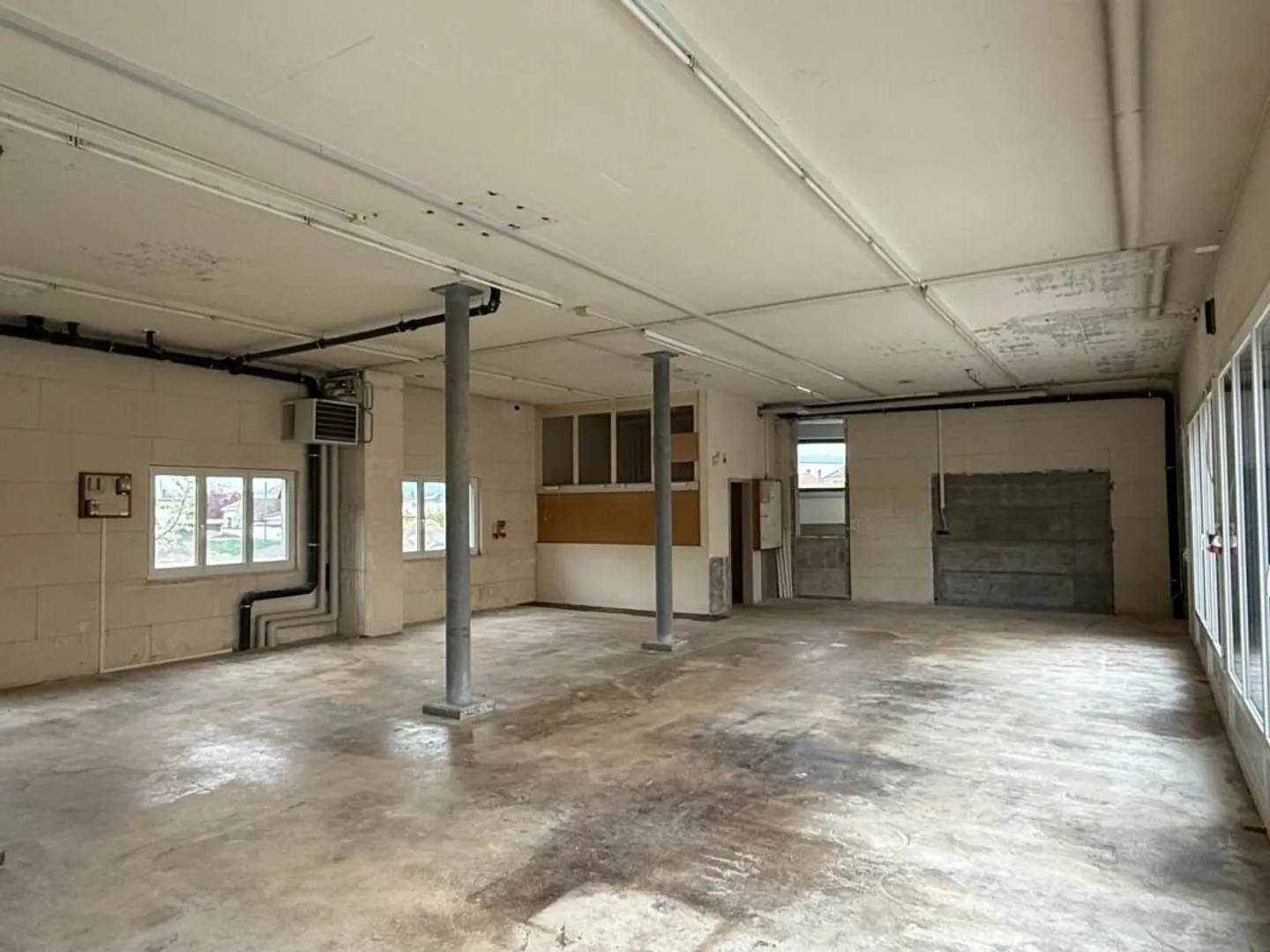 Commercial Property/Workshop/Storage in the Center of Windau - Photo 4 of 9