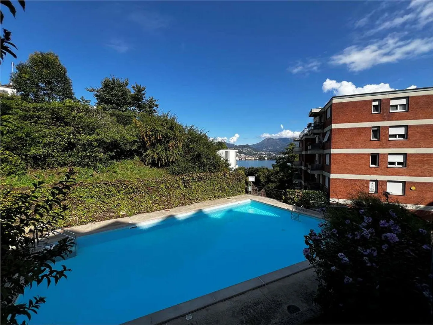 Pardiso - 3.5 Room Apartment with Terrace and Lake View as well as Swimming Pool in the Condominium - Photo 12 of 12