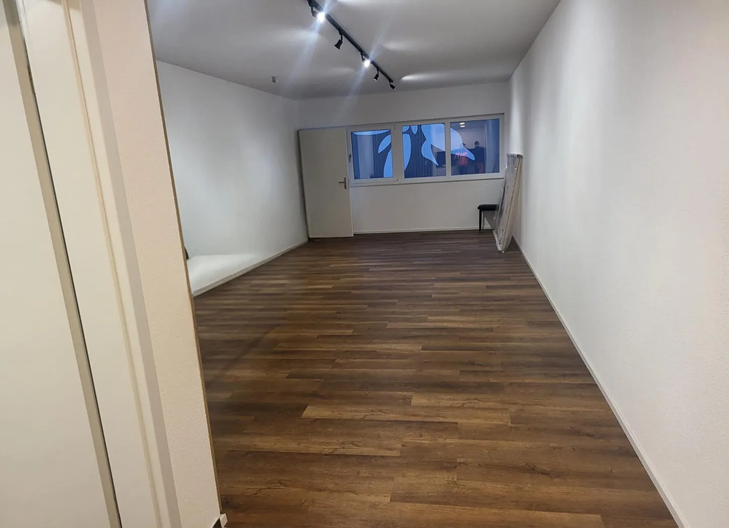 Spazi commerciali attraenti e versatili in affitto - Foto 2 di 3