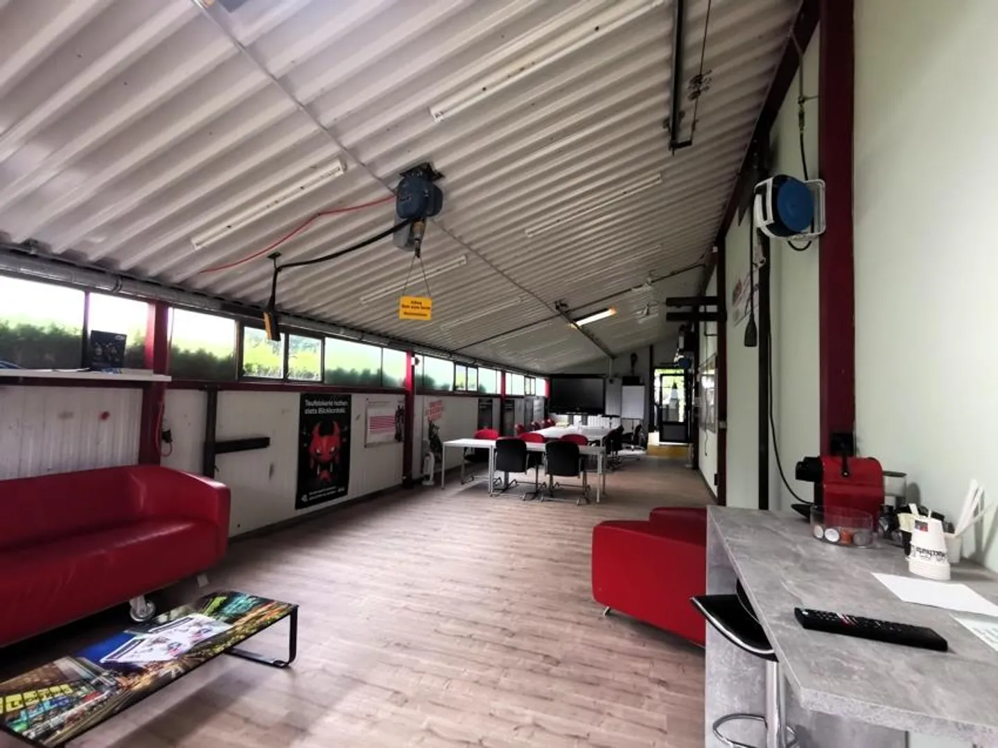 Residential building with commercial part in a desirable location - Photo 5 of 8