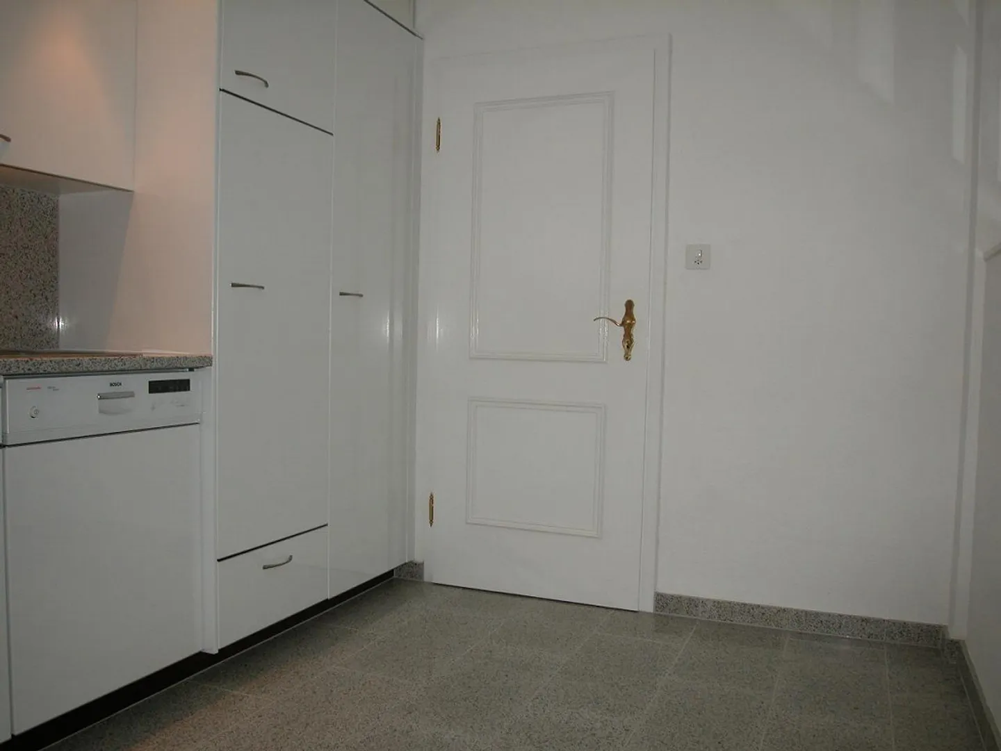 Spacious apartment with terrace and garden share - Photo 9 of 17